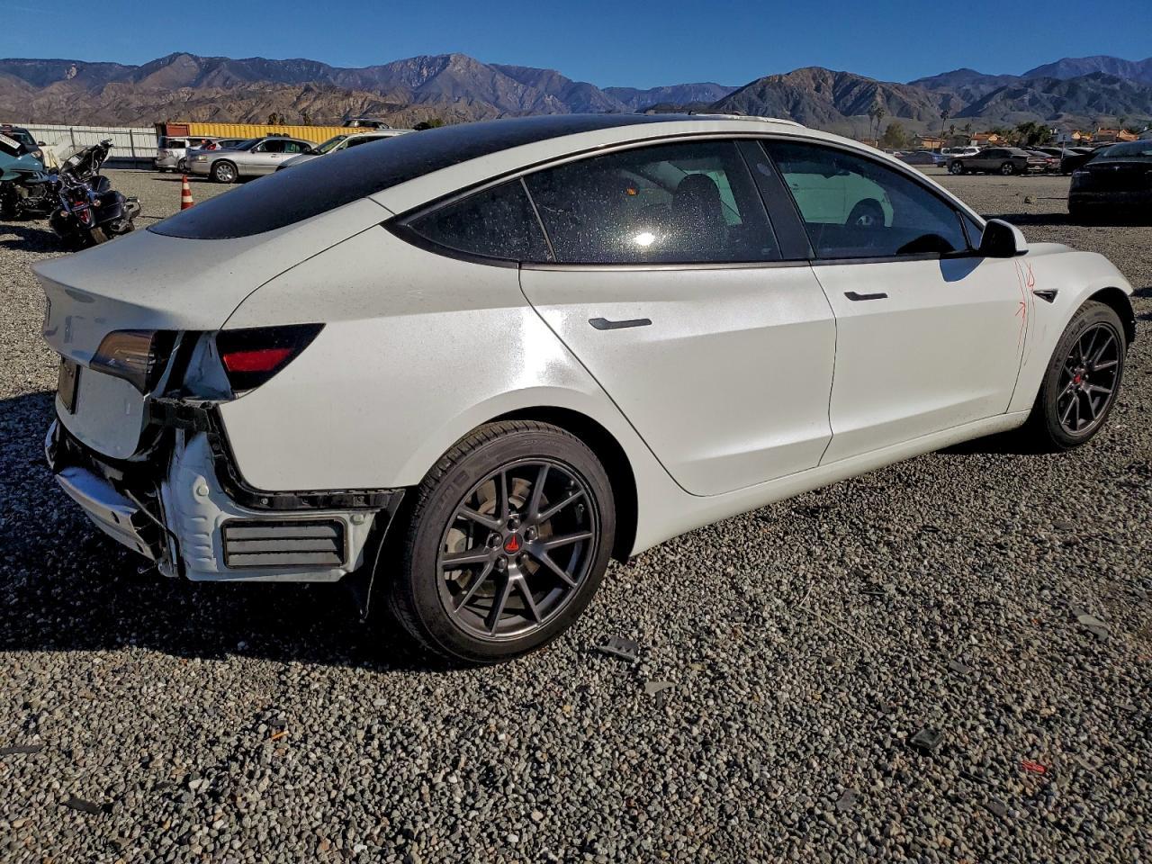 2021 Tesla Model 3 - Image 3