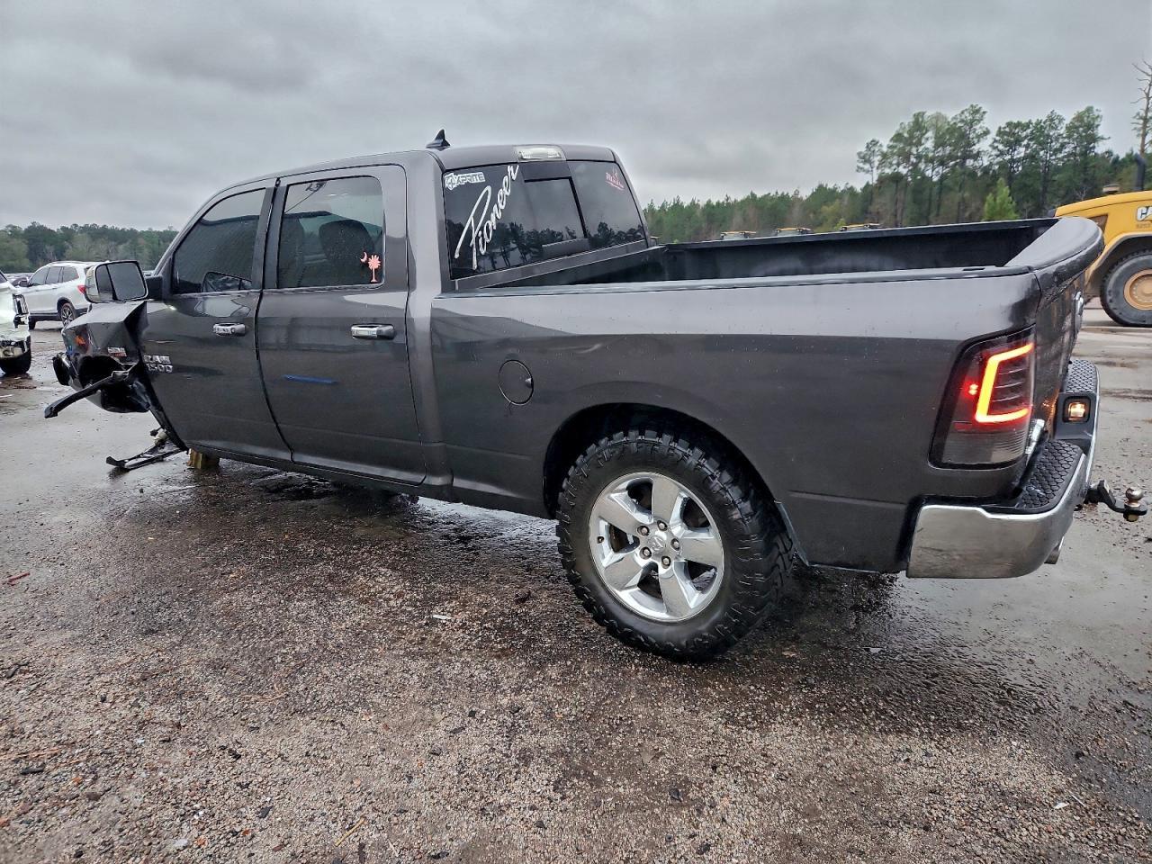 2015 Ram 1500 Slt - Image 2