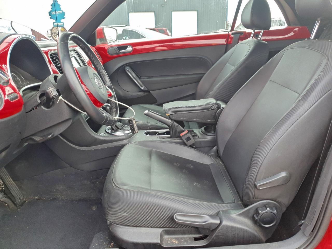 2013 Volkswagen Beetle - Фото 7