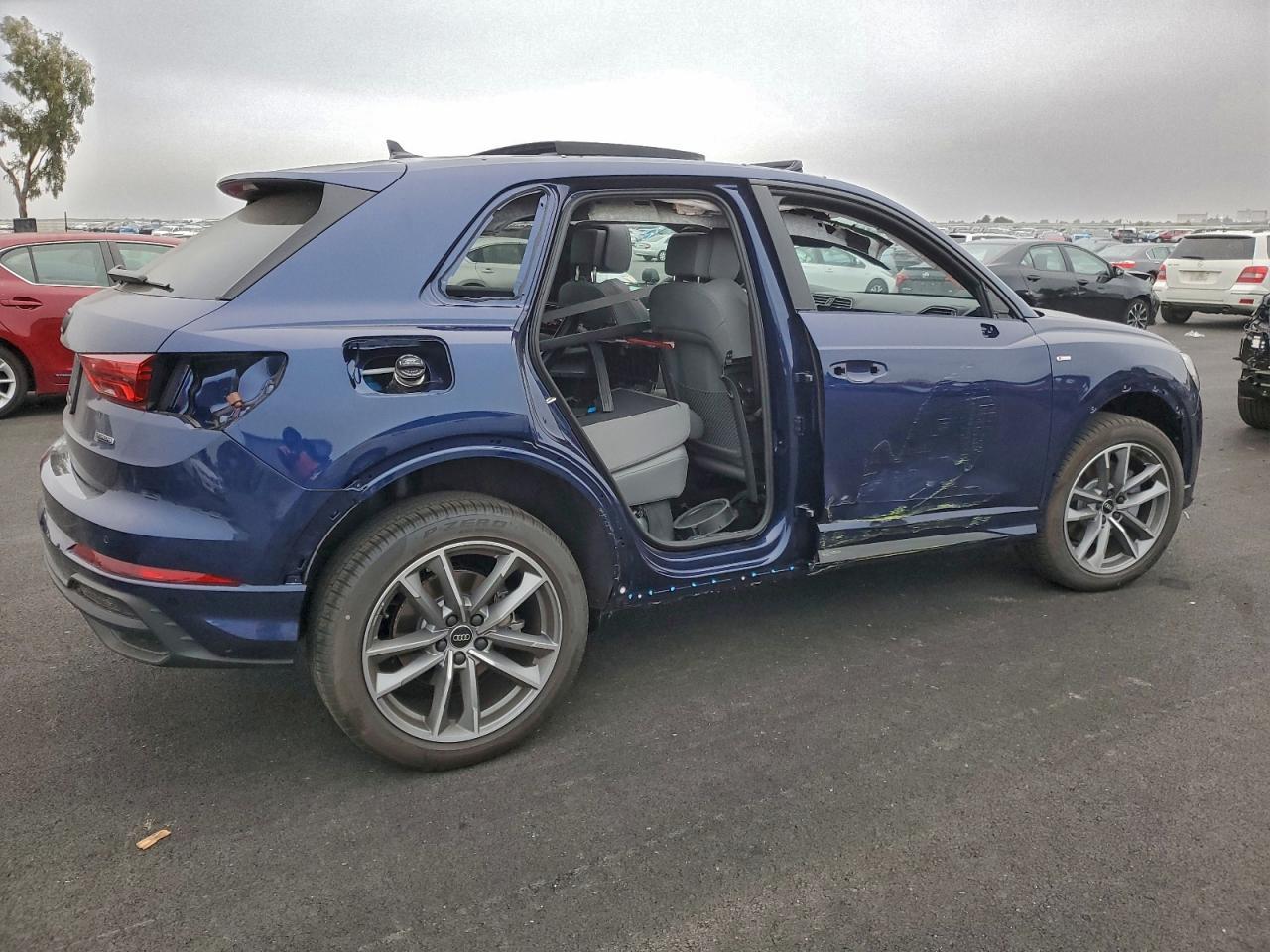 2025 Audi Q3 Premium S Line 45 - Фото 3