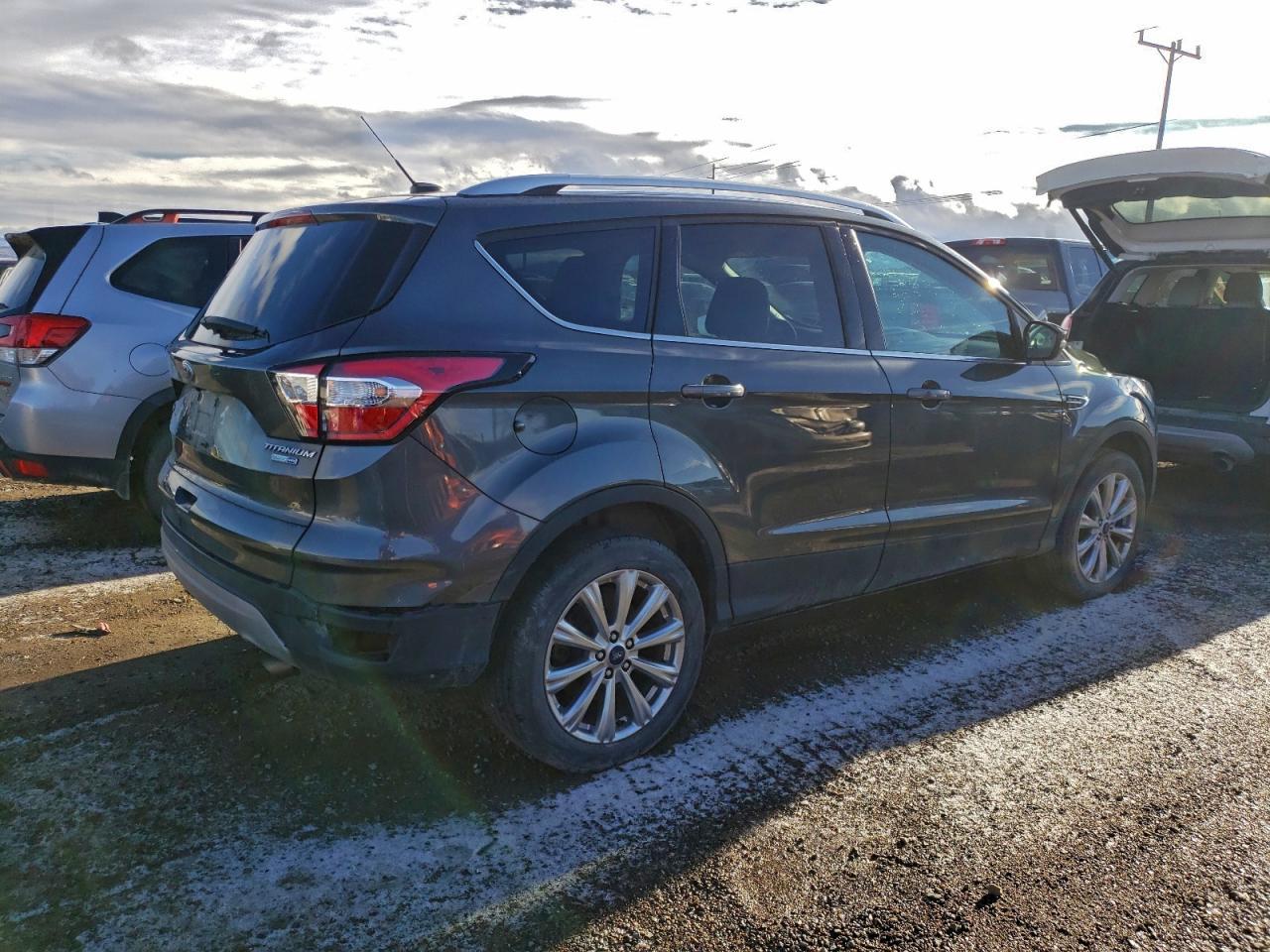 2017 Ford Escape Titanium - Фото 3