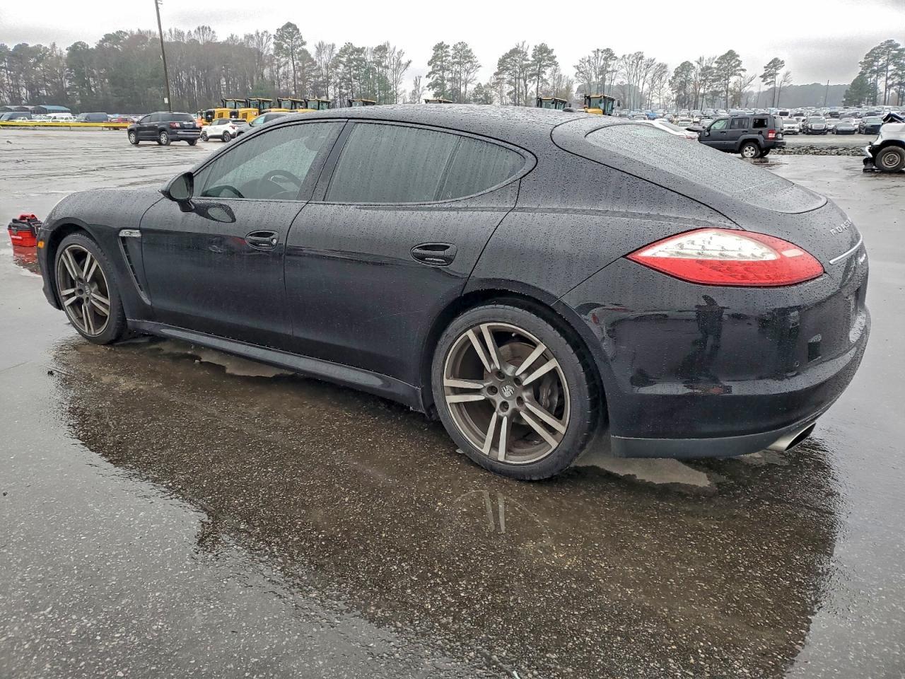 2013 Porsche Panamera 2 - Image 2