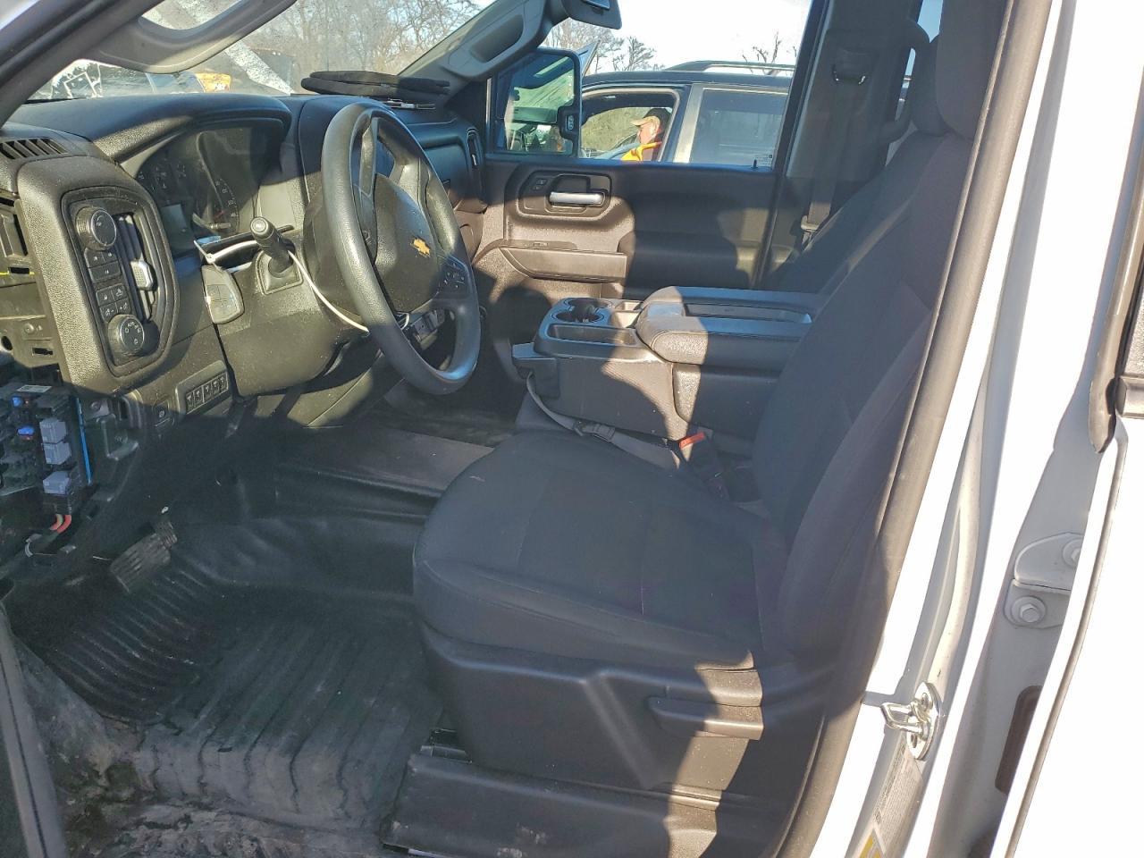 2025 Chev Silverado K3500 - Фото 7