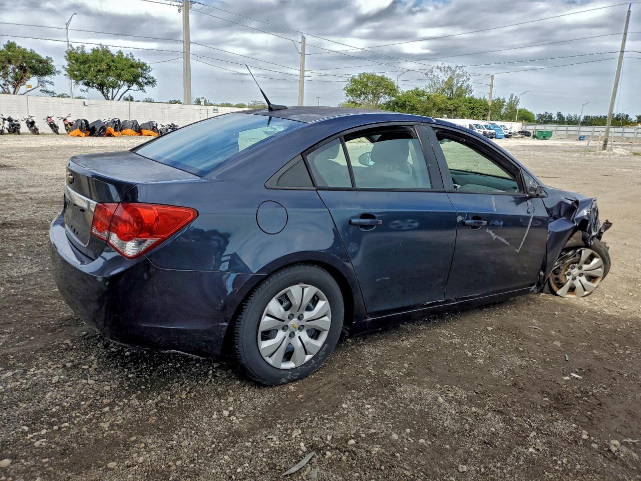 2014 Chevrolet Cruze Ls - Фото 3