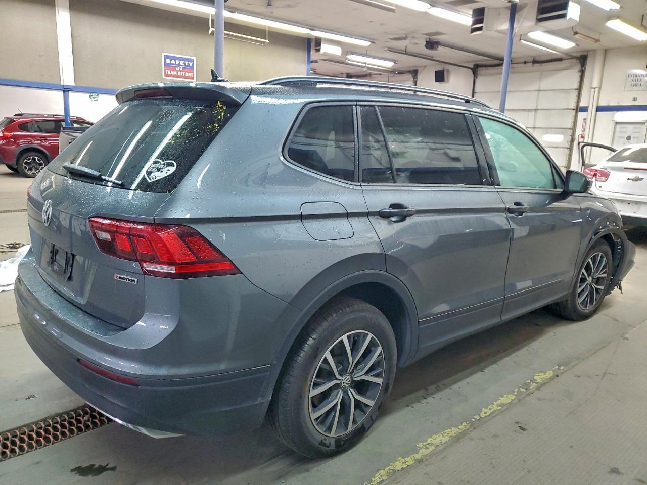 2021 Volkswagen Tiguan S - Фото 3
