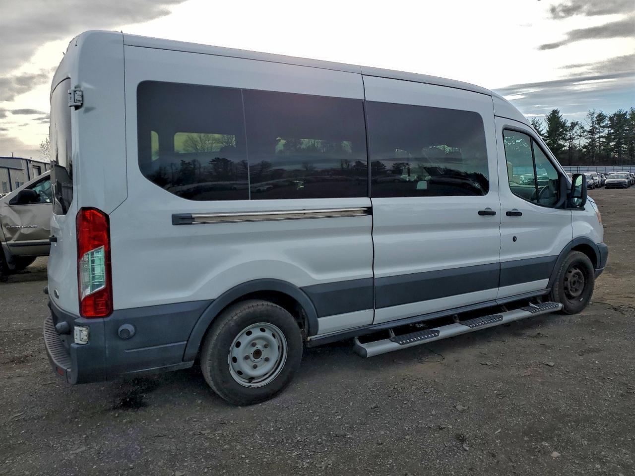2015 Ford Transit T-350 - Image 3
