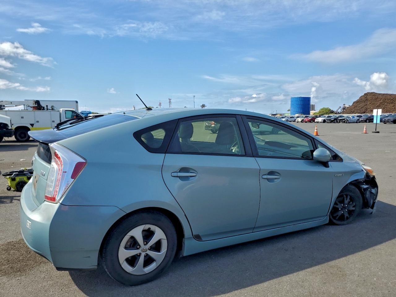 2015 Toyota Prius - Фото 3