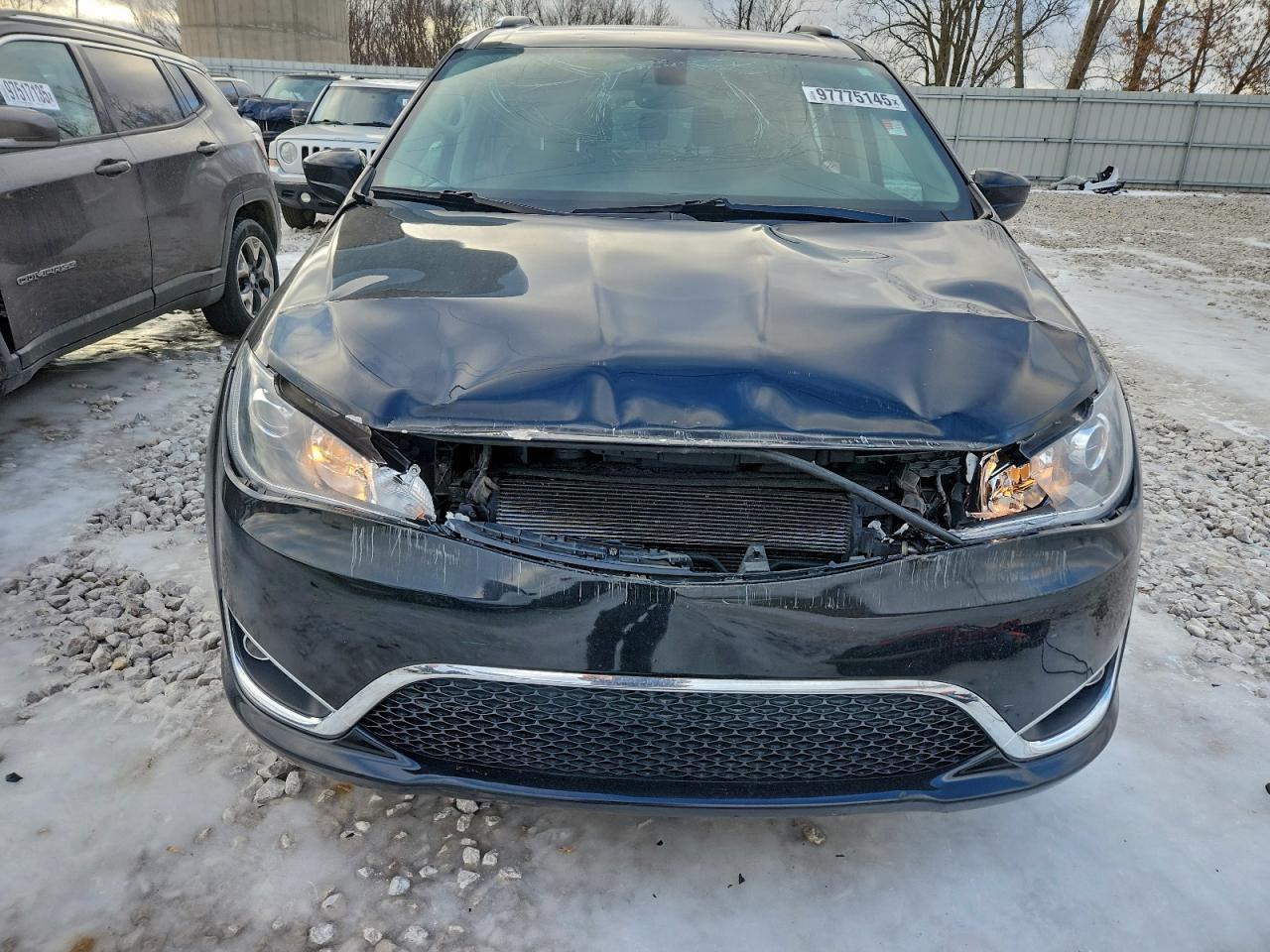 2018 Chrysler Pacifica Touring L Plus - Image 5