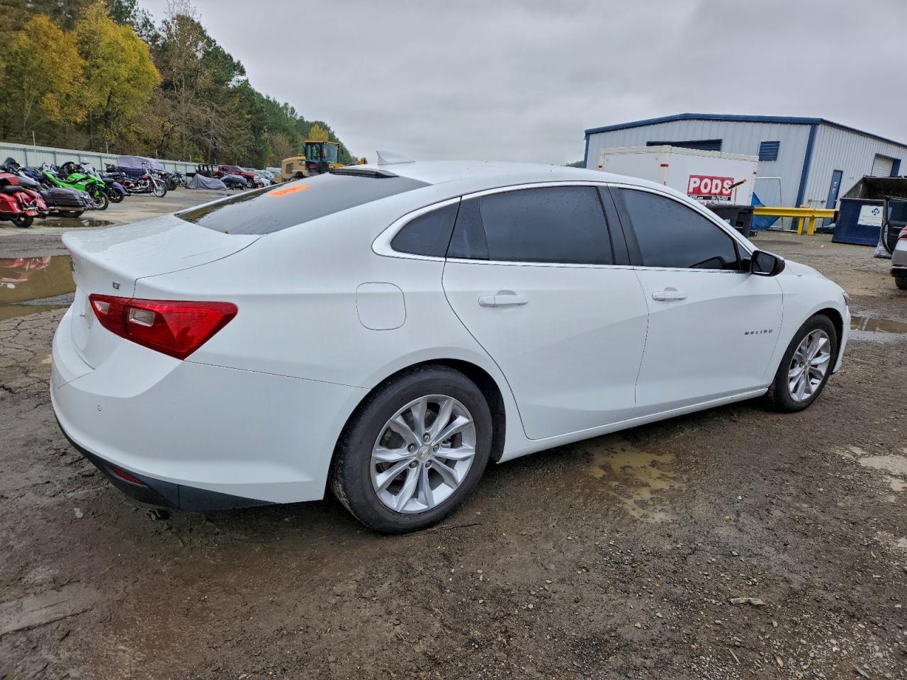 2023 Chevrolet Malibu Lt - Image 3