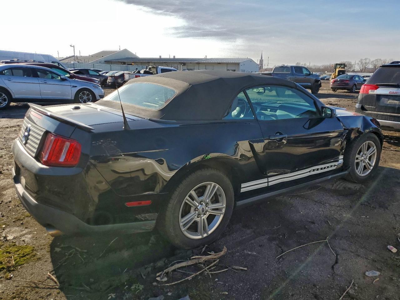 2010 Ford Mustang - Фото 3