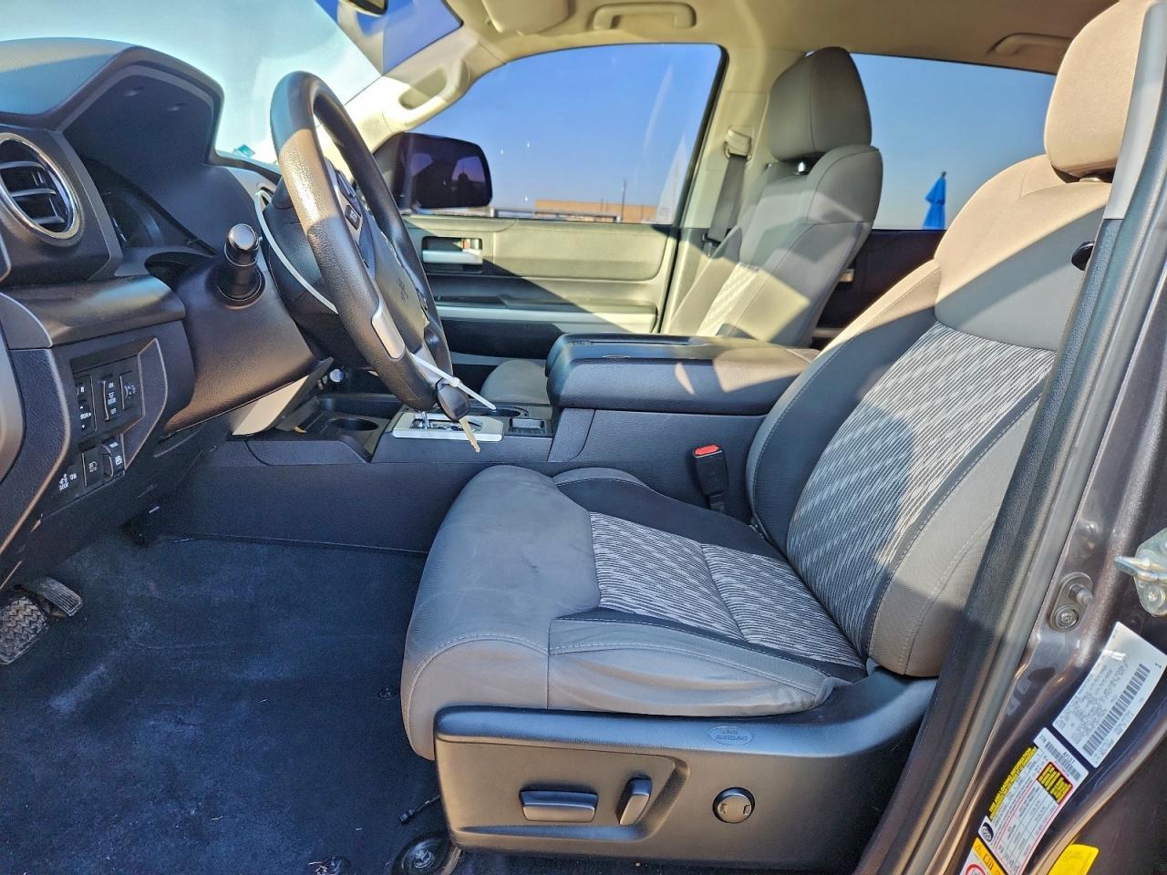 2019 Toyota Tundra Crewmax Sr5 - Image 7