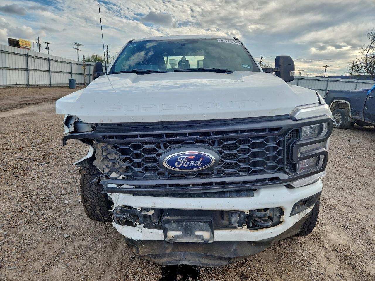 2023 Ford F250 Super Duty - Фото 5