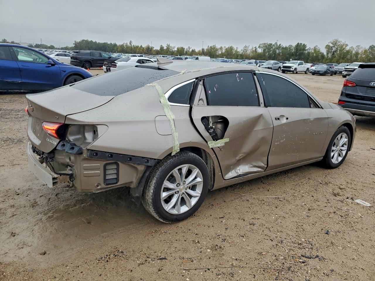 2022 Chevrolet Malibu Lt - Фото 3