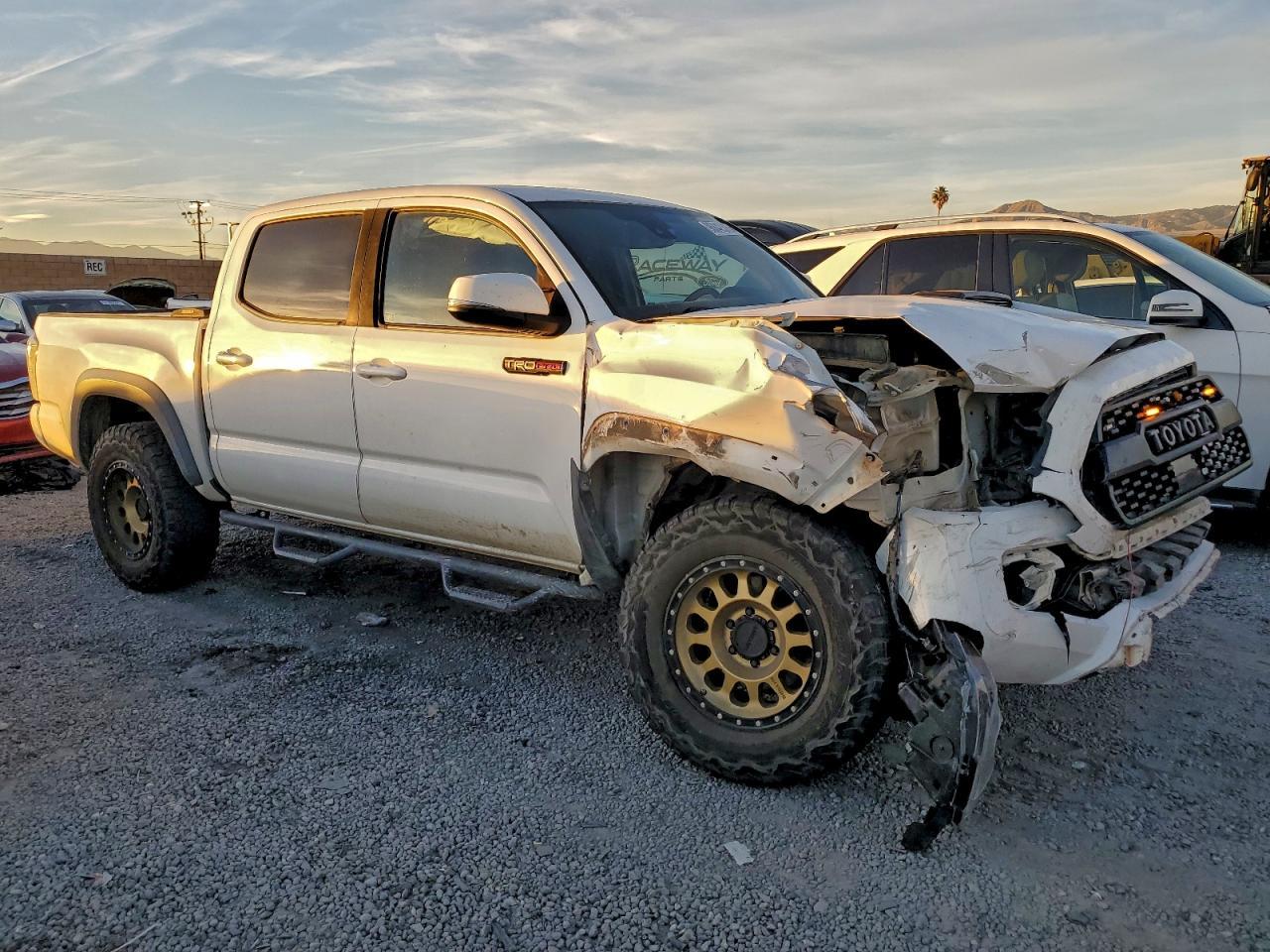 2019 Toyota Tacoma Double Cab - Фото 4