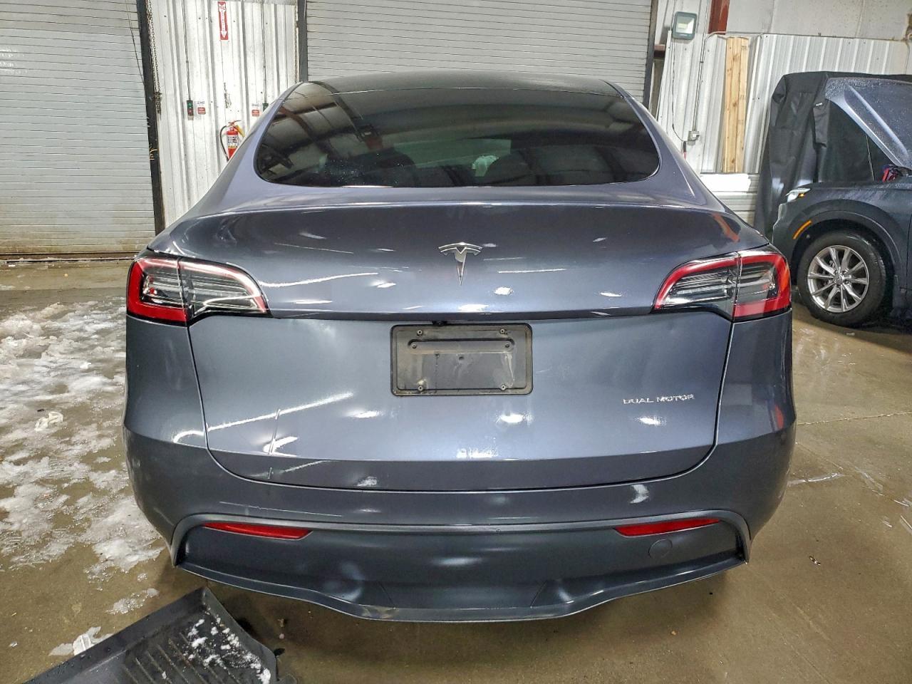 2023 Tesla Model Y - Image 6