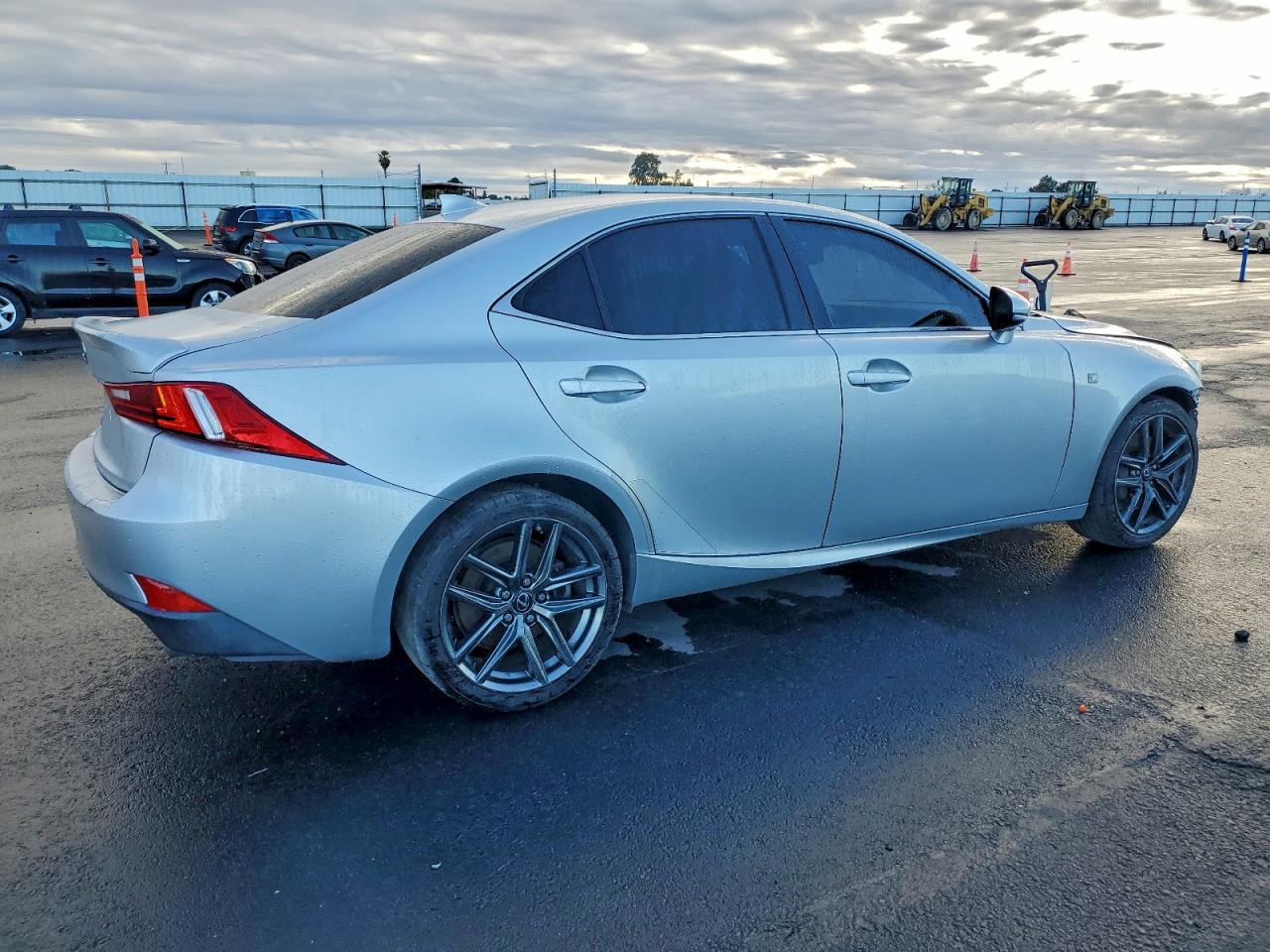 2016 Lexus Is 200T - Image 3