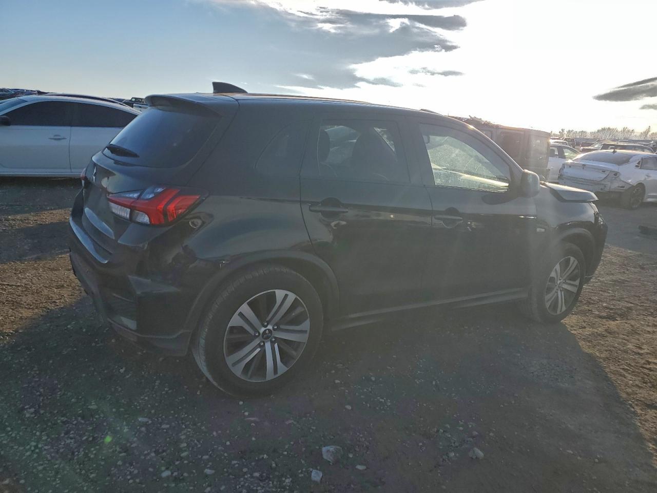 2021 Mitsubishi Outlander Sport Es - Фото 3