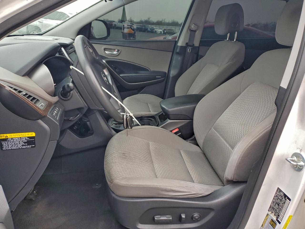 2017 Hyundai Santa Fe Se - Image 7