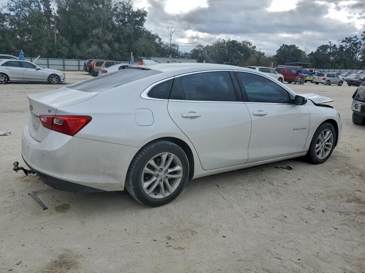 2017 Chevrolet Malibu Lt - Фото 3