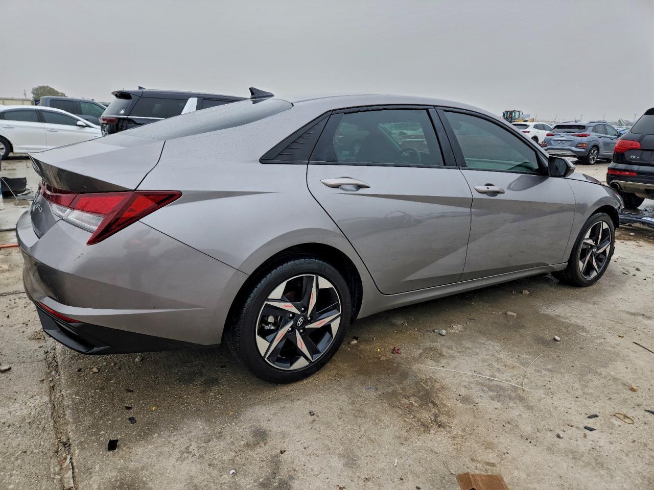 2023 Hyundai Elantra Sel - Image 3