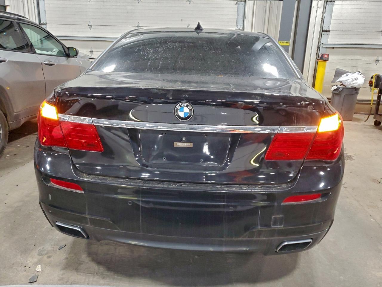 2012 BMW 740 Li - Фото 6