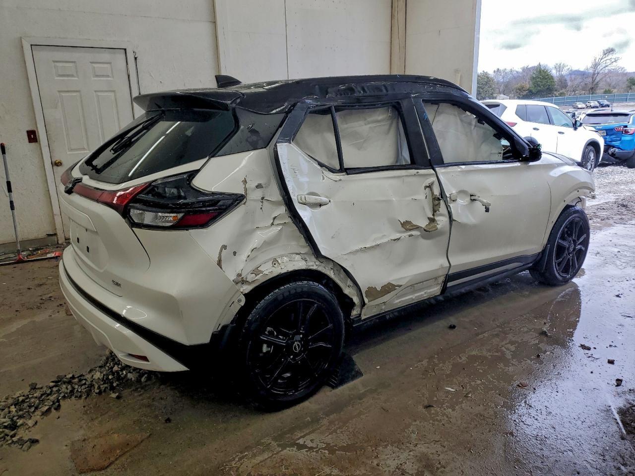 2023 Nissan Kicks Sr - Фото 3