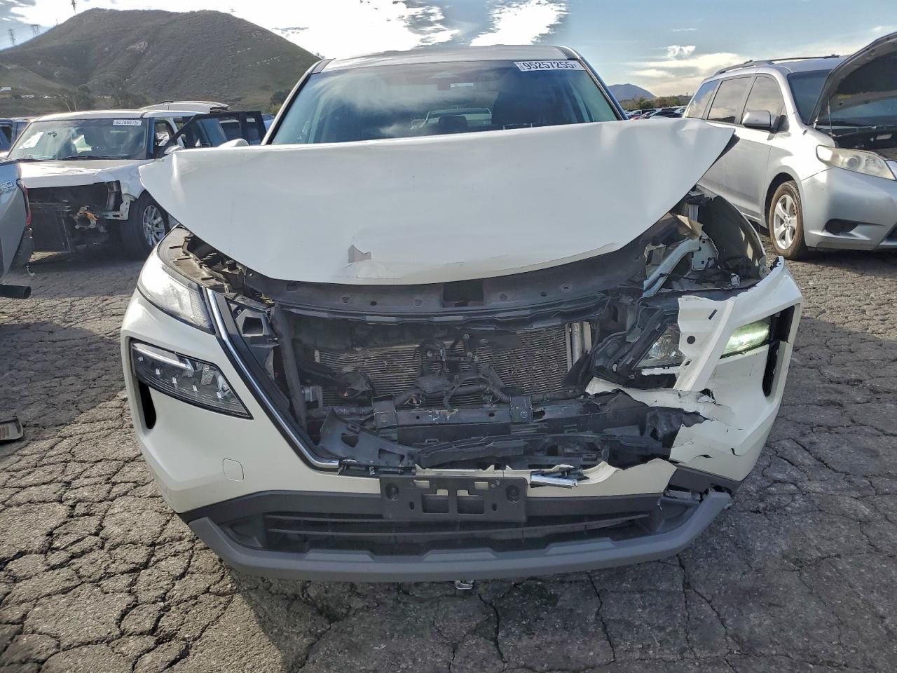 2022 Nissan Rogue Sv - Фото 5