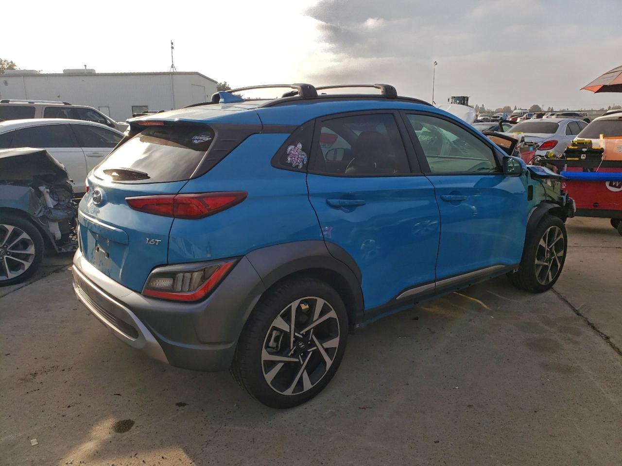 2022 Hyundai Kona Limited - Фото 3