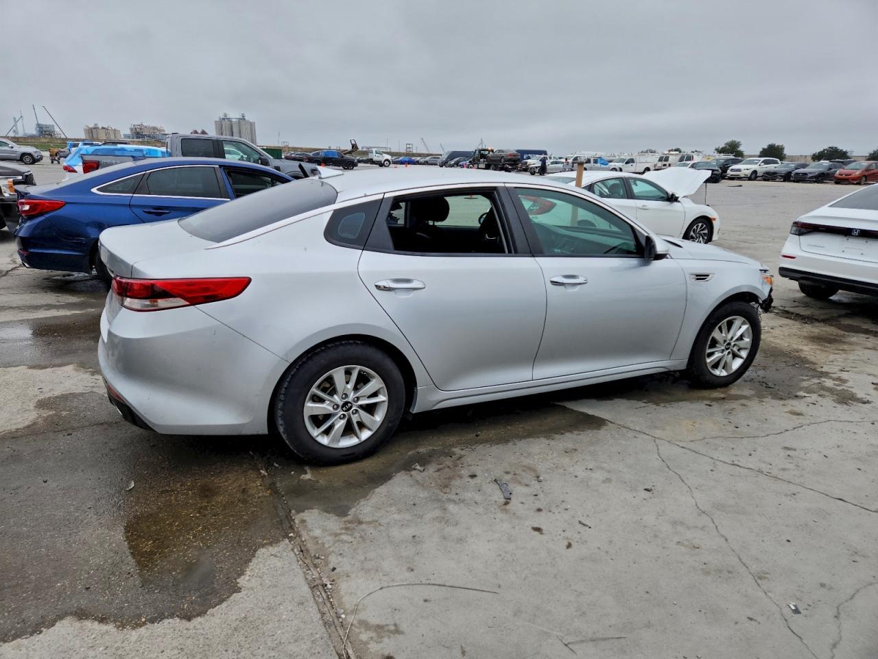 2017 Kia Optima Lx - Фото 3