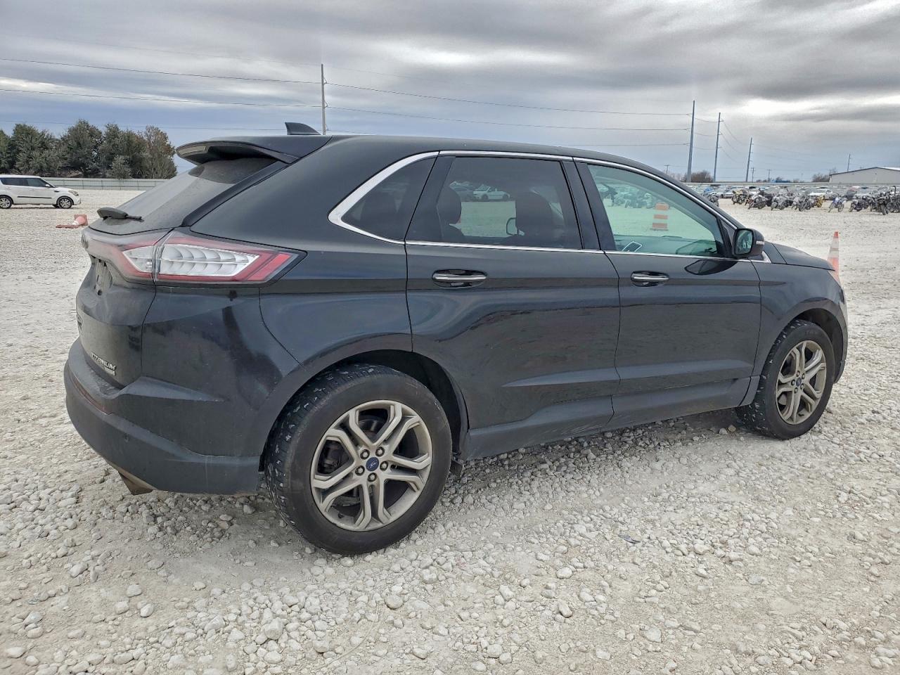 2015 Ford Edge Titanium - Image 3