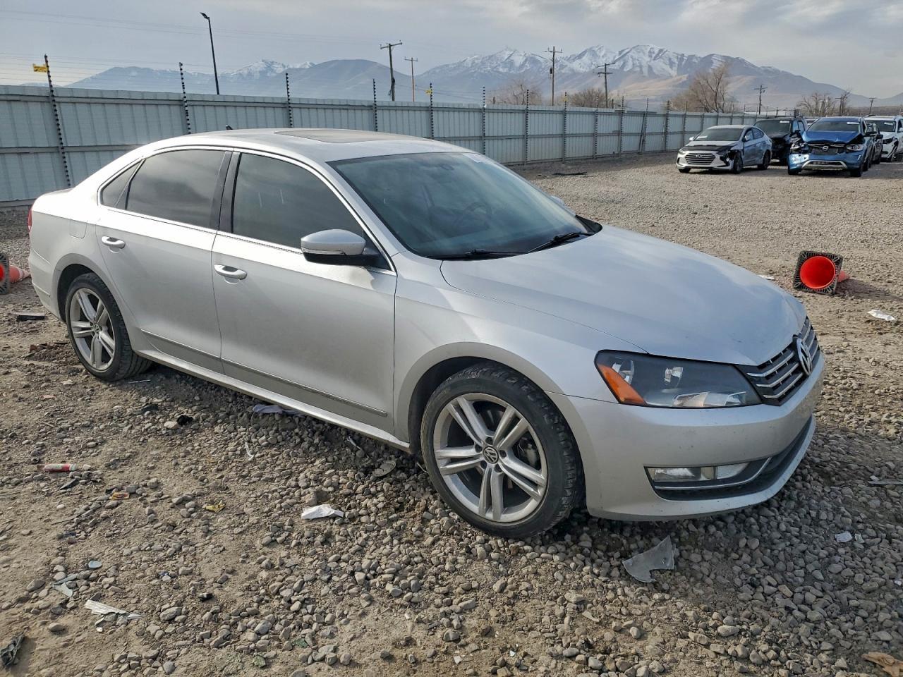 2013 Volkswagen Passat Se - Image 4