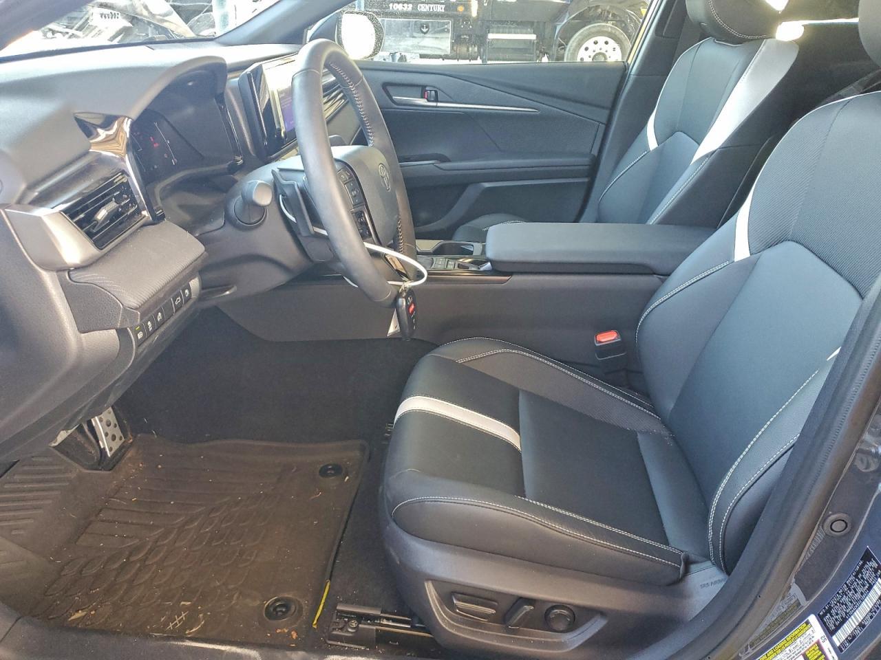 2025 Toyota Camry Xse - Image 7