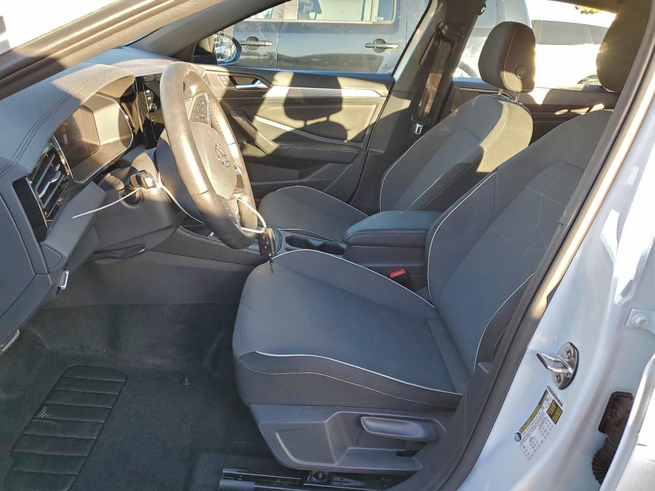 2025 Volkswagen Jetta Sport - Image 7