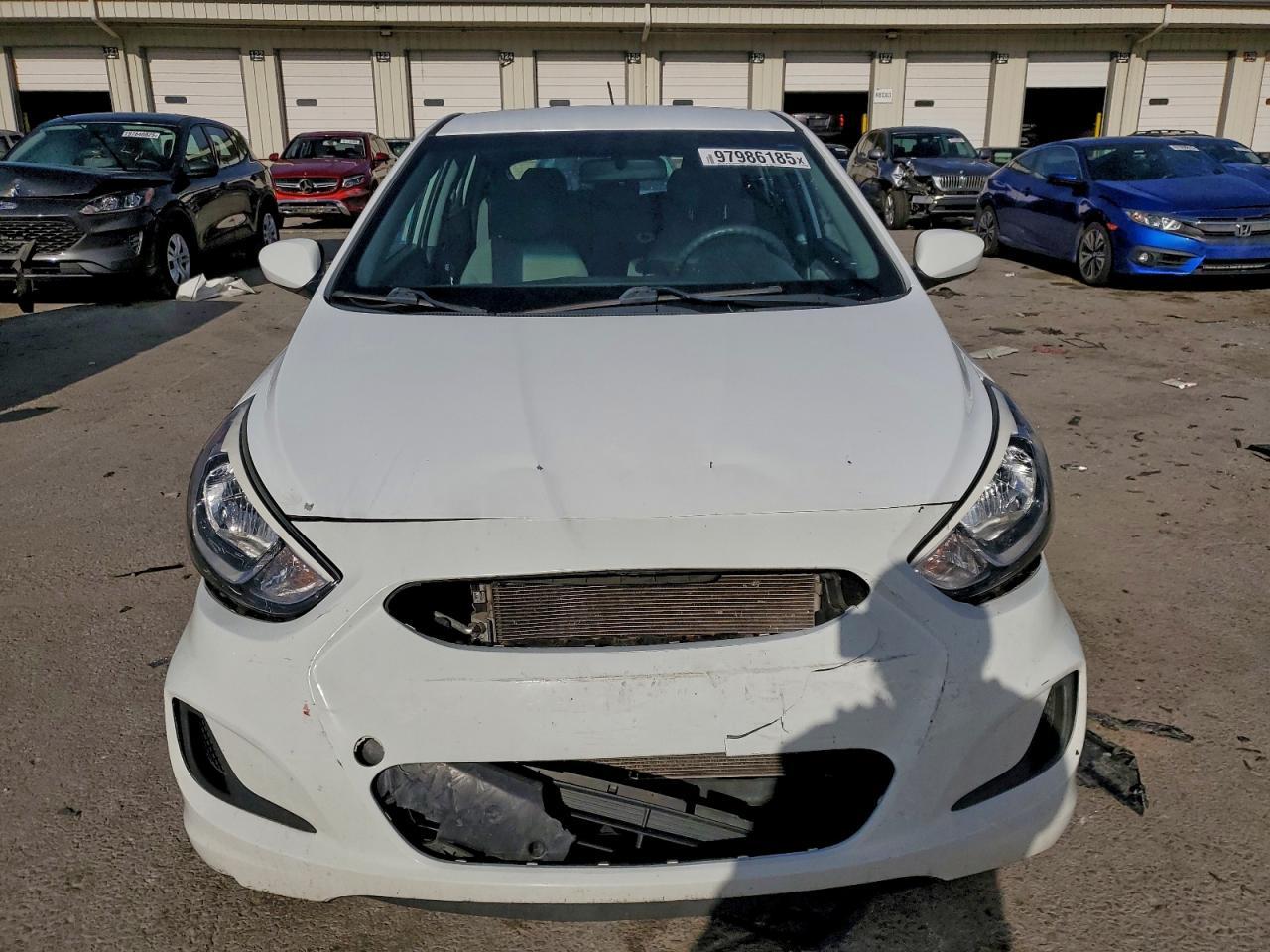 2017 Hyundai Accent Se - Фото 5