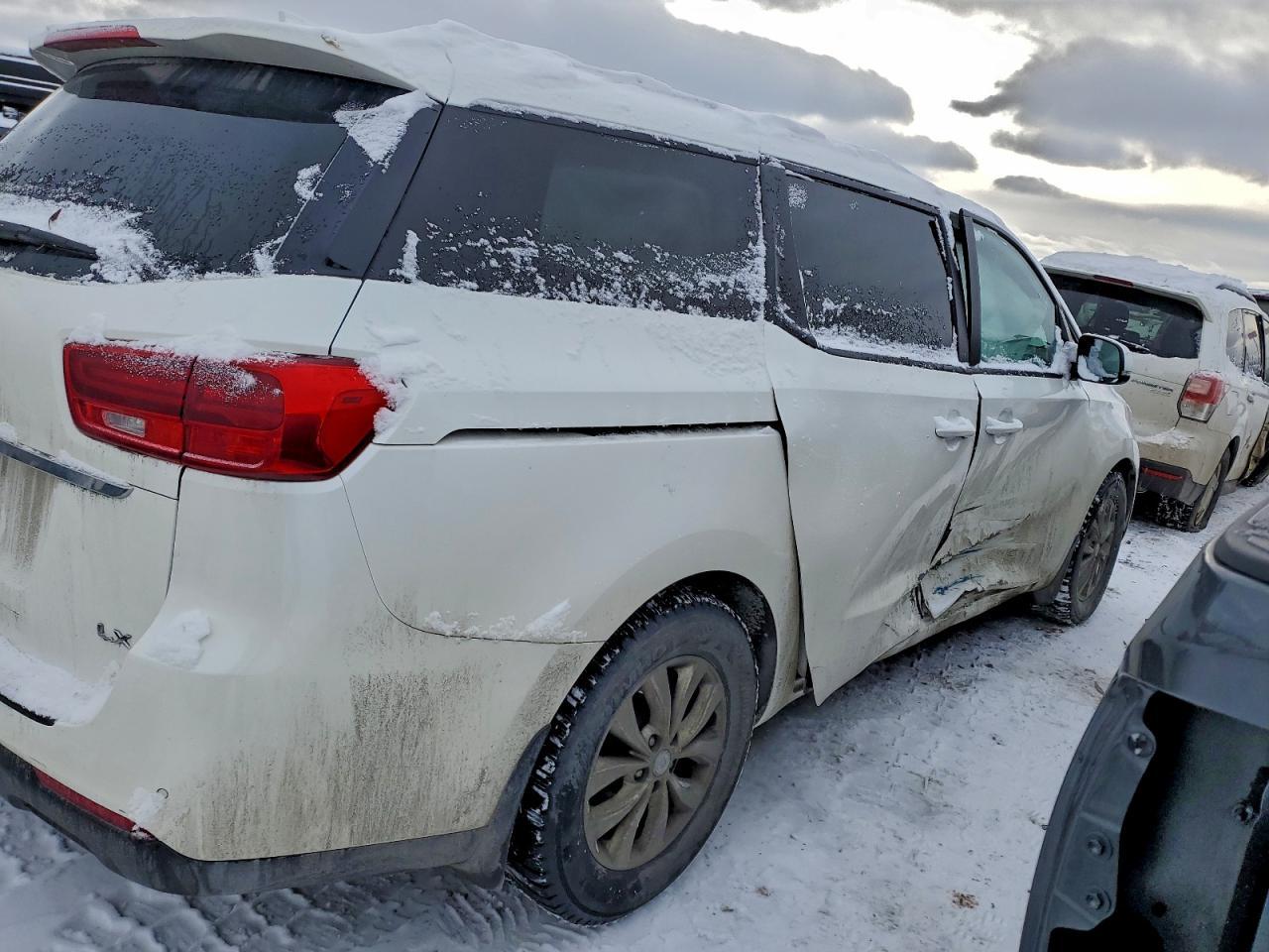 2019 Kia Sedona Lx - Фото 3