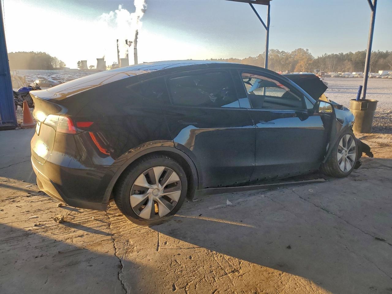 2023 Tesla Model Y - Image 3