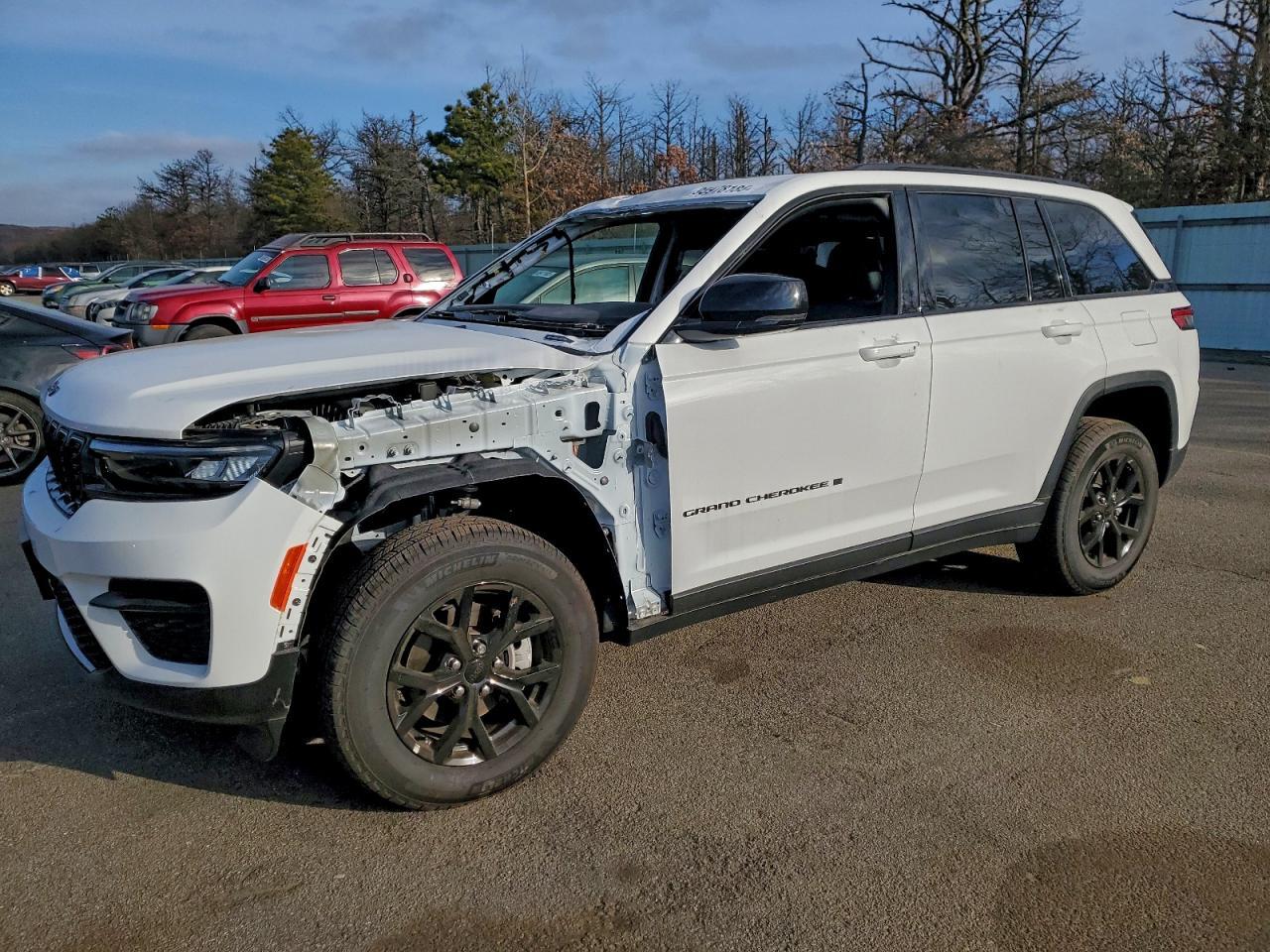 2025 Jeep Grand Cherokee Laredo