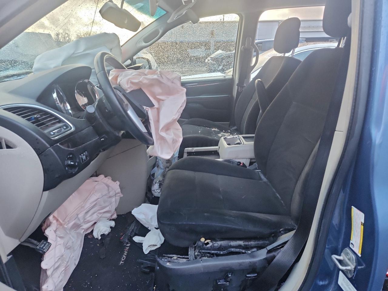 2012 Chrysler Town & Country Touring - Фото 7