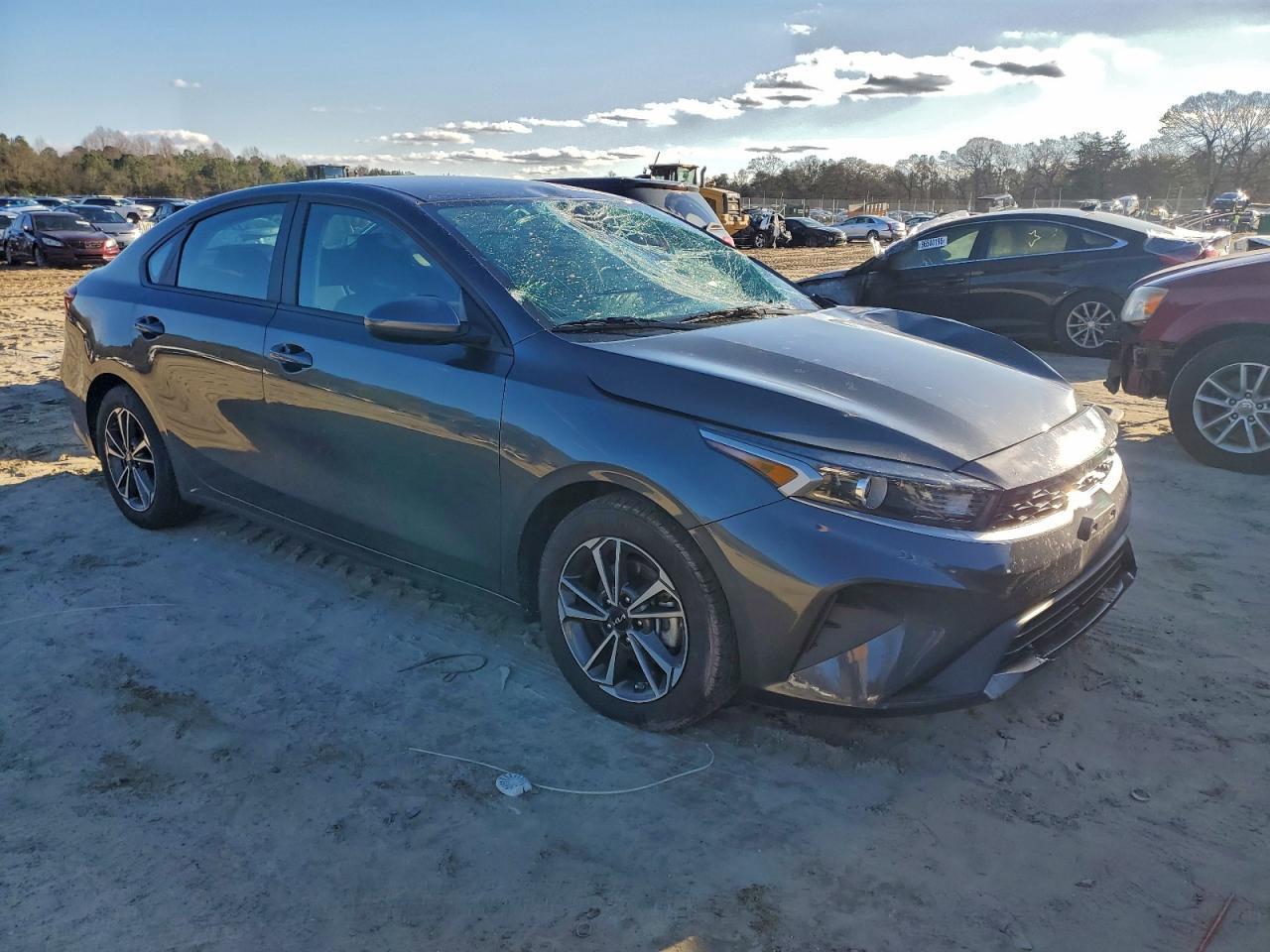 2024 Kia Forte - Image 4