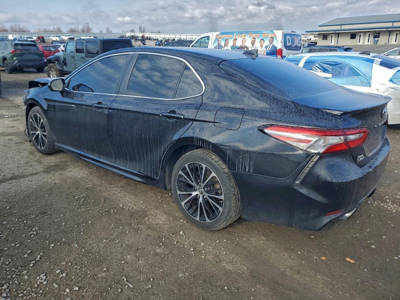 2019 Toyota Camry L - Фото 2