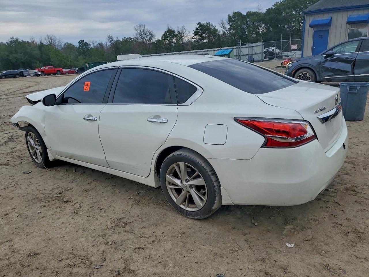 2015 Nissan Altima 2.5 - Image 2