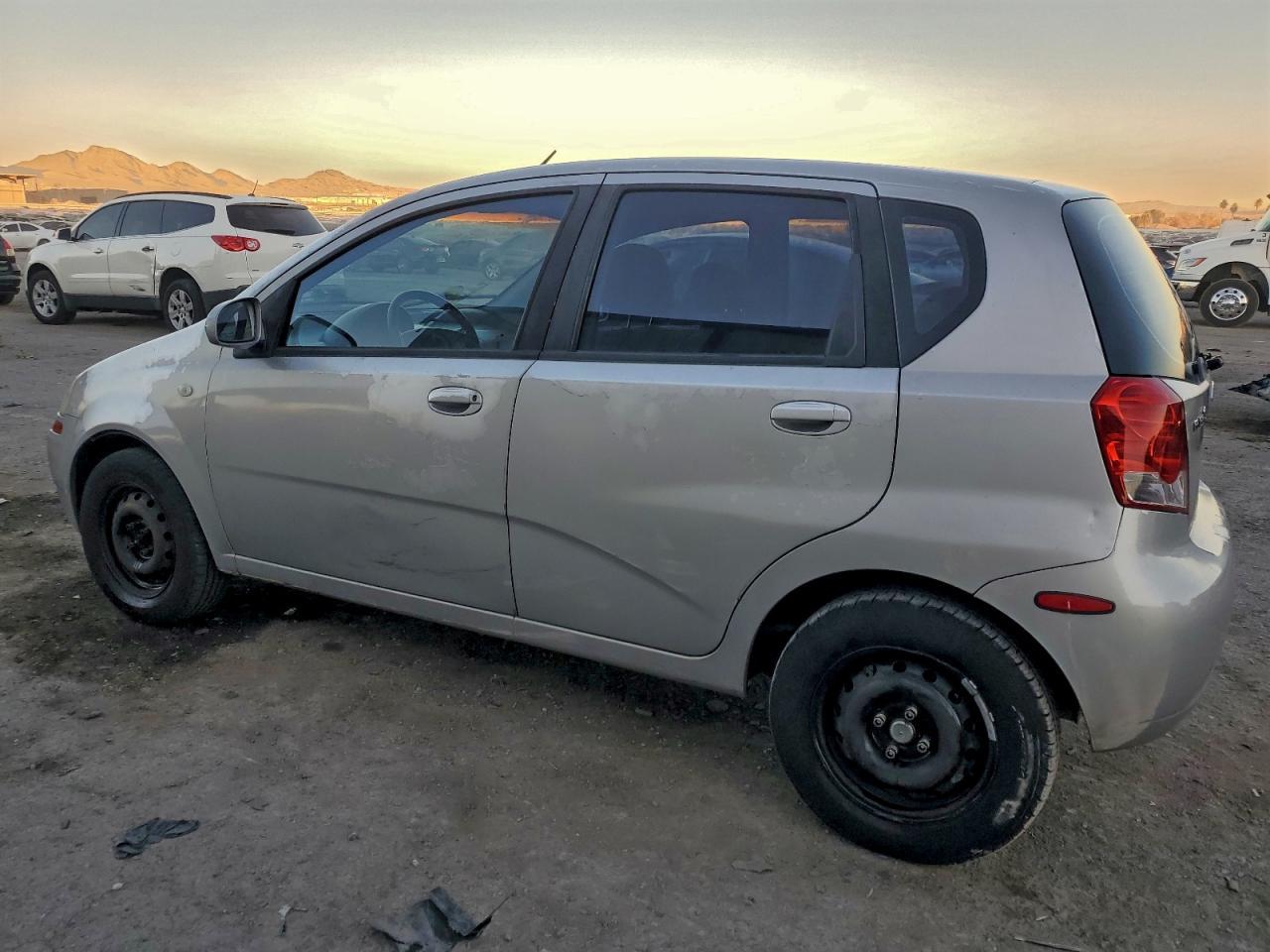 2007 Chevrolet Aveo Base - Image 2