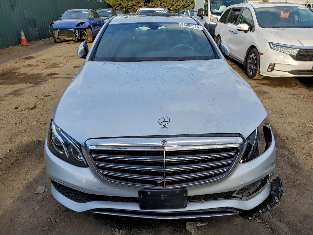 2019 Mercedes-Benz E 300 4Matic - Фото 5
