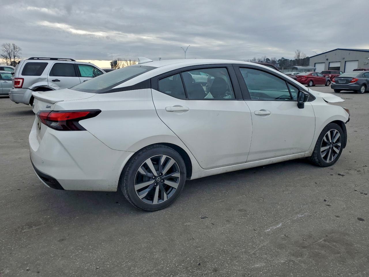 2021 Nissan Versa Sr - Фото 3