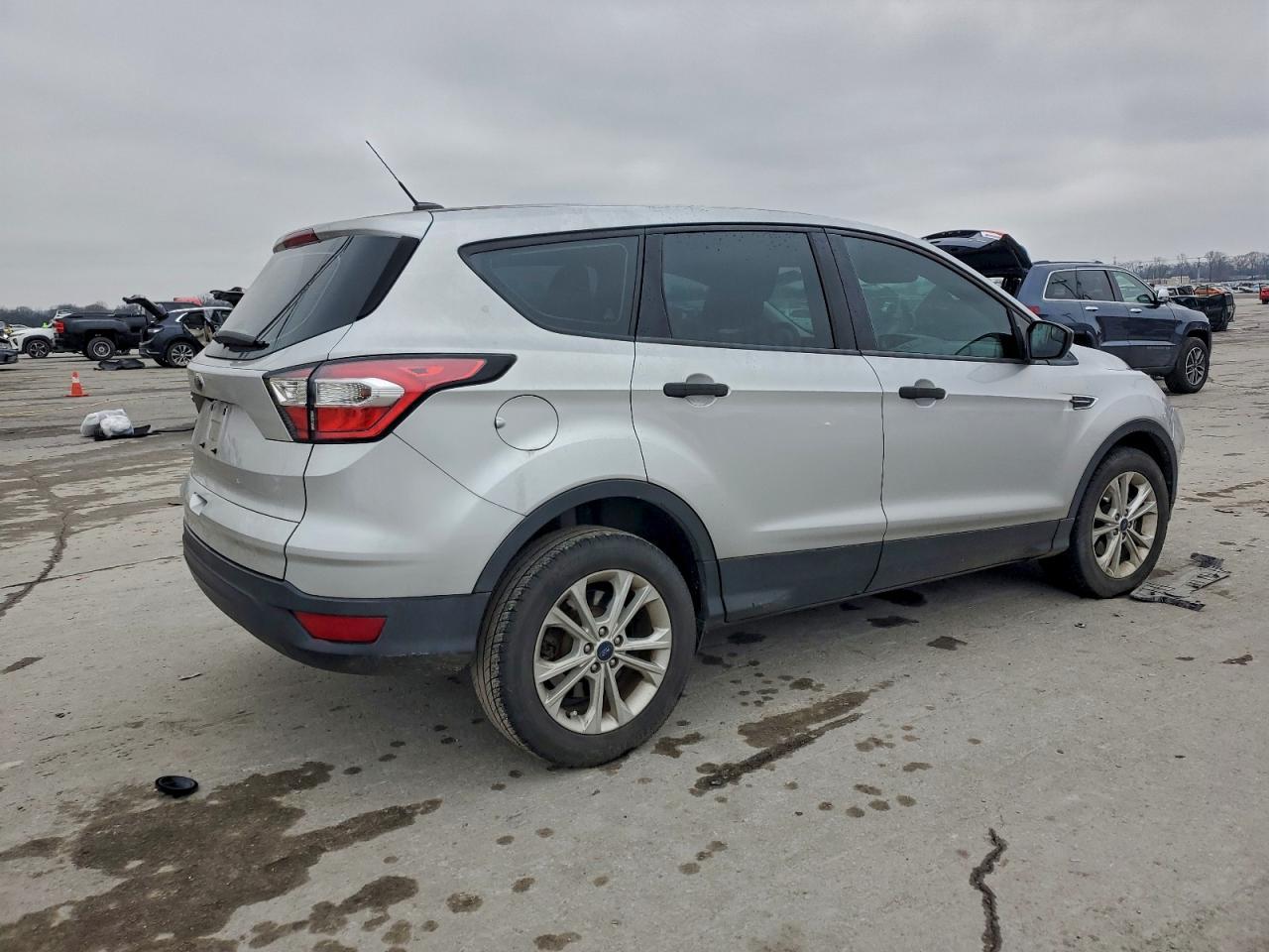 2017 Ford Escape S - Фото 3