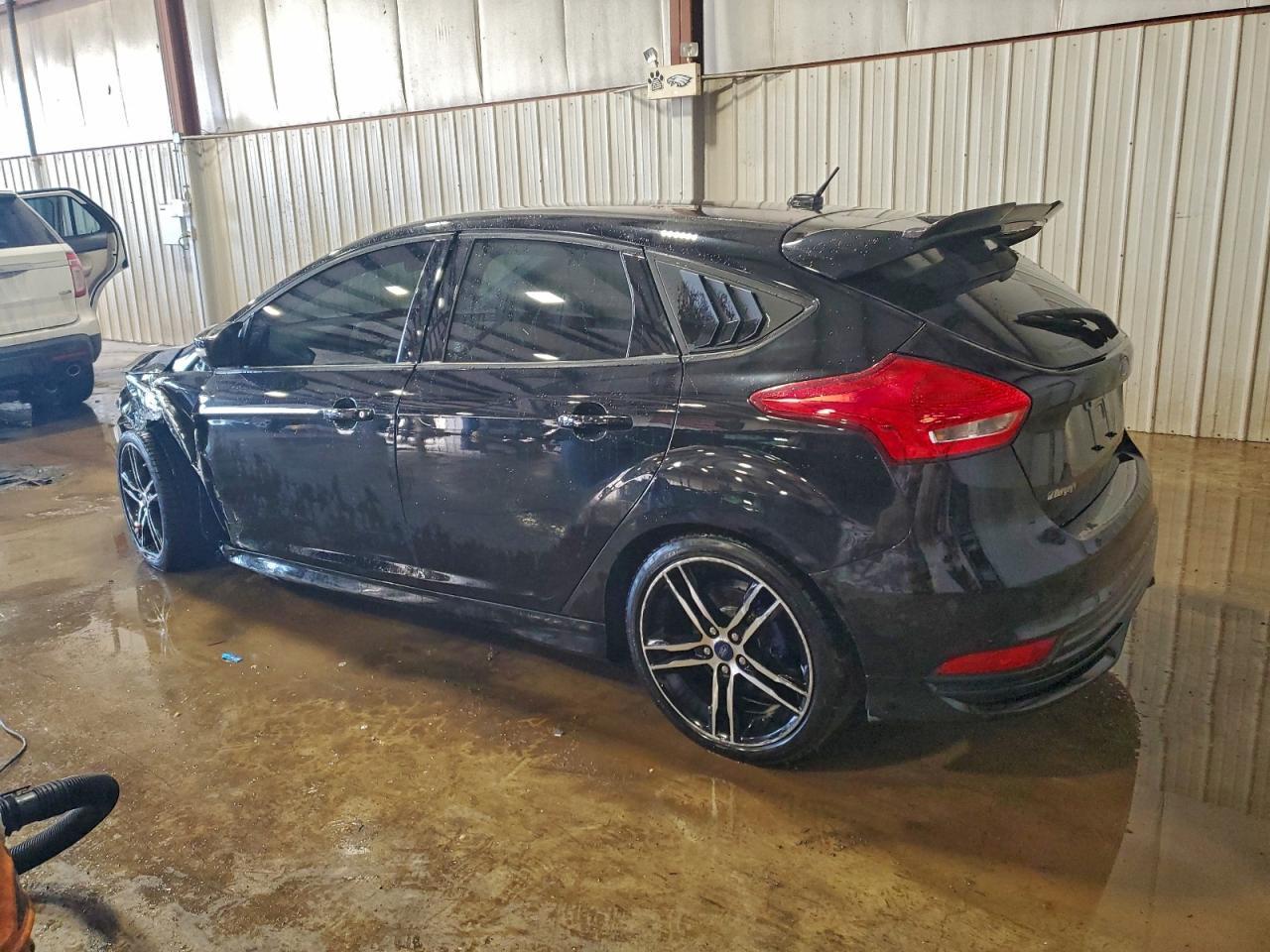 2016 Ford Focus St - Фото 2
