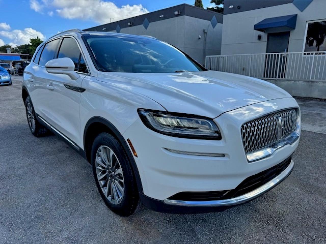 2021 Lincoln Nautilus Reserve - Image 4