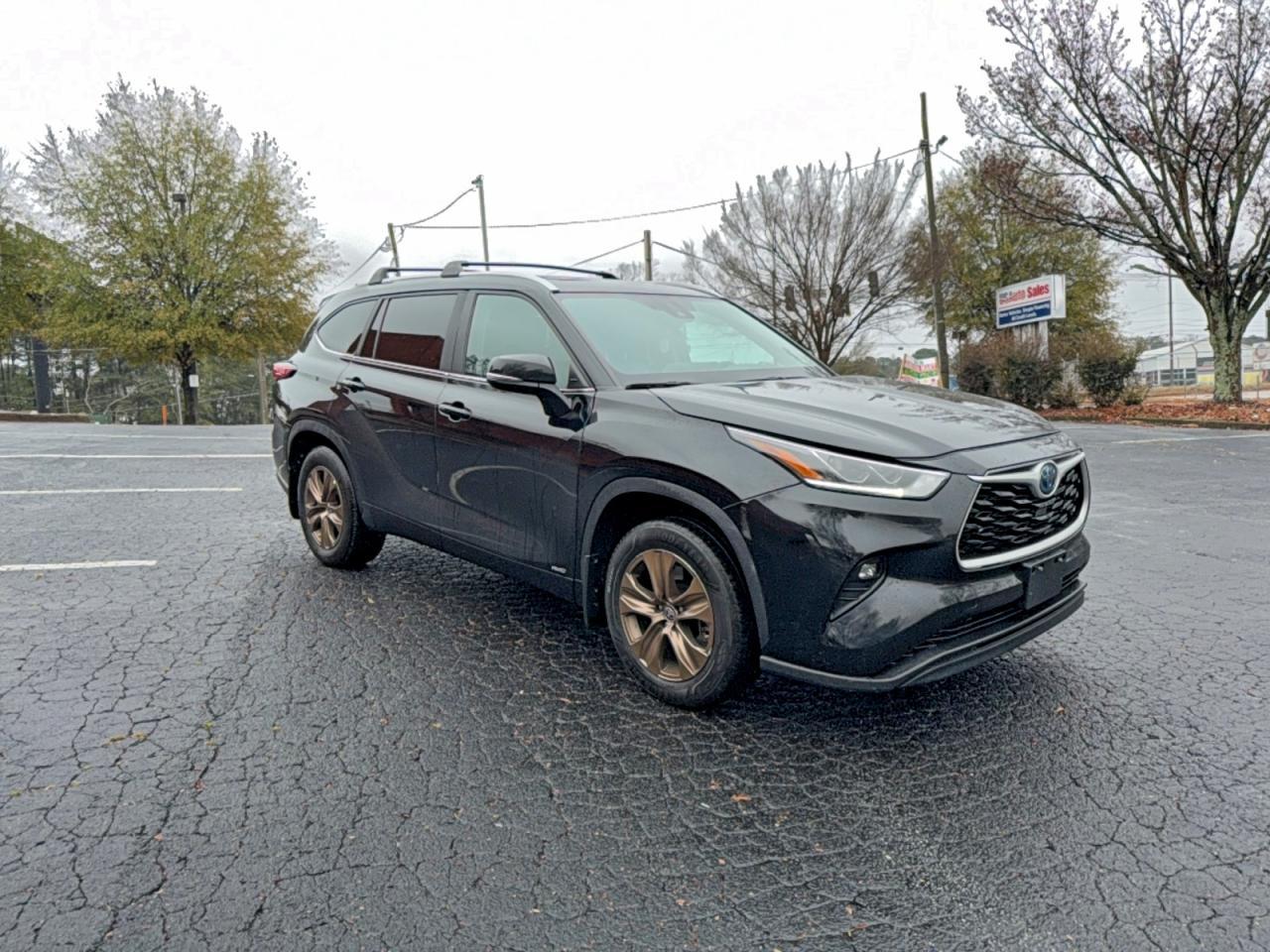 2023 Toyota Highlander Hybrid Bronze Edition