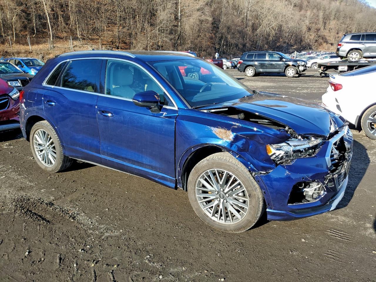 2022 Audi Q3 Premium Plus 40 - Фото 4