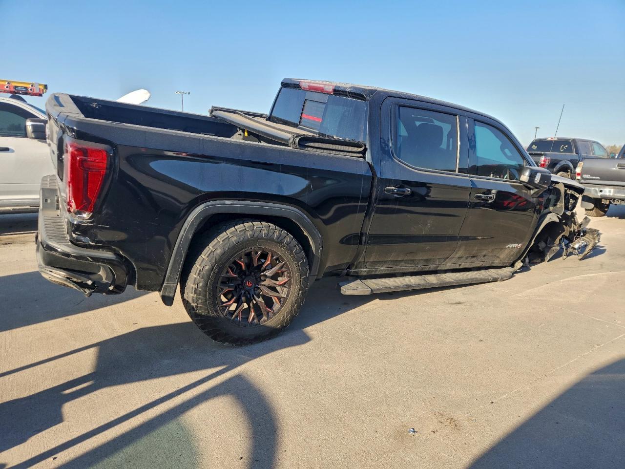 2019 GMC Sierra K1500 At4 - Фото 3